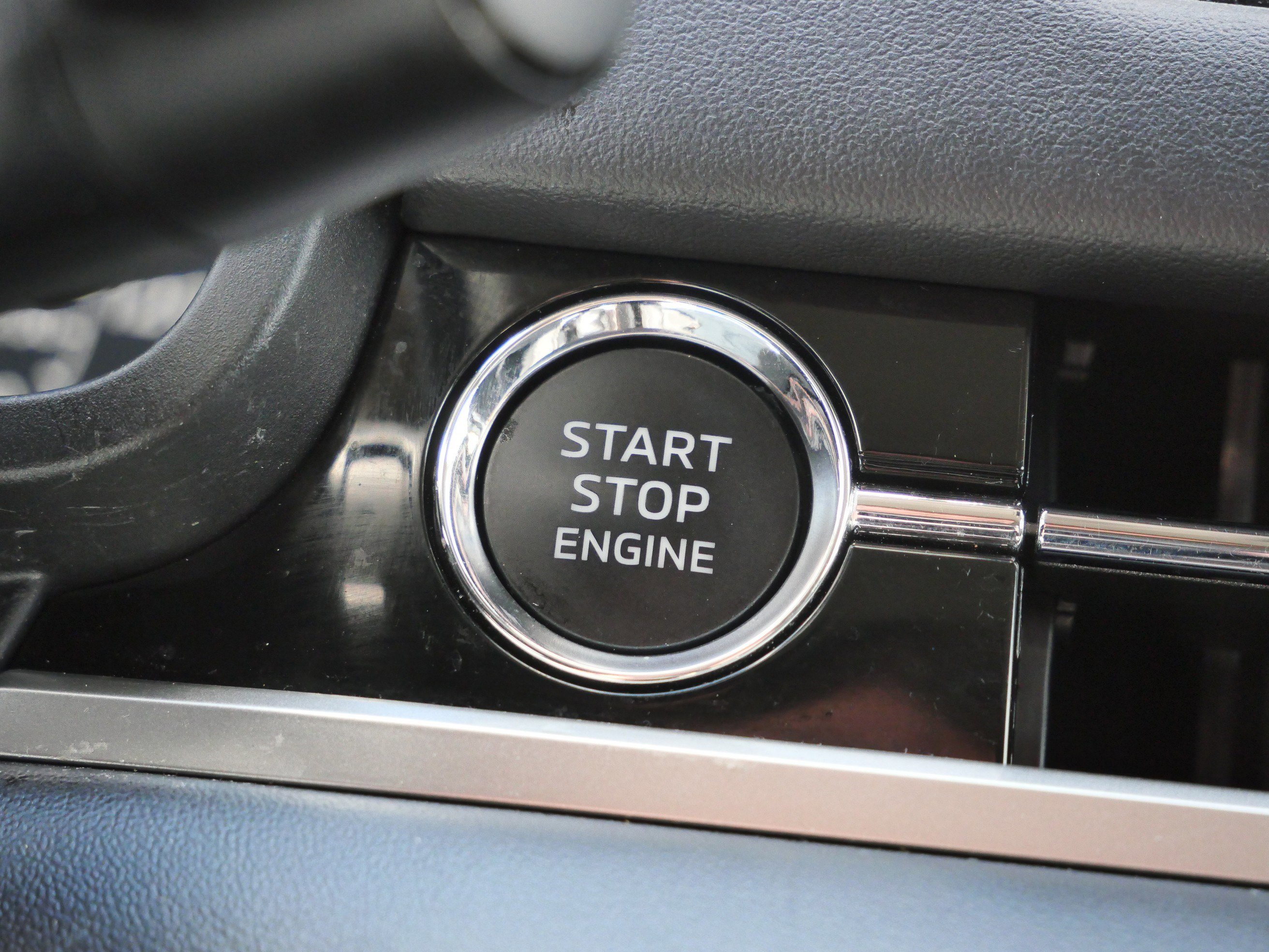 Used 2025 Mitsubishi Outlander SE AWD/4WD image 27