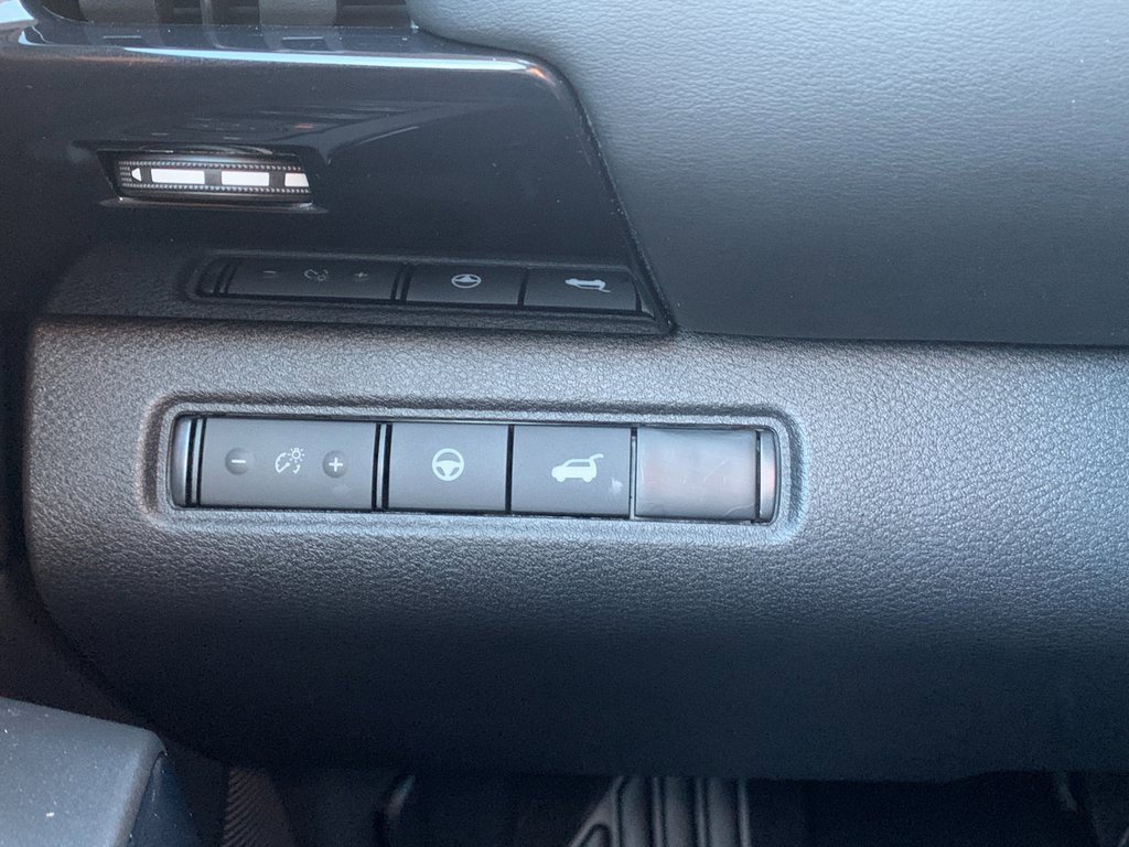 New 2025 Nissan Pathfinder SV image 20