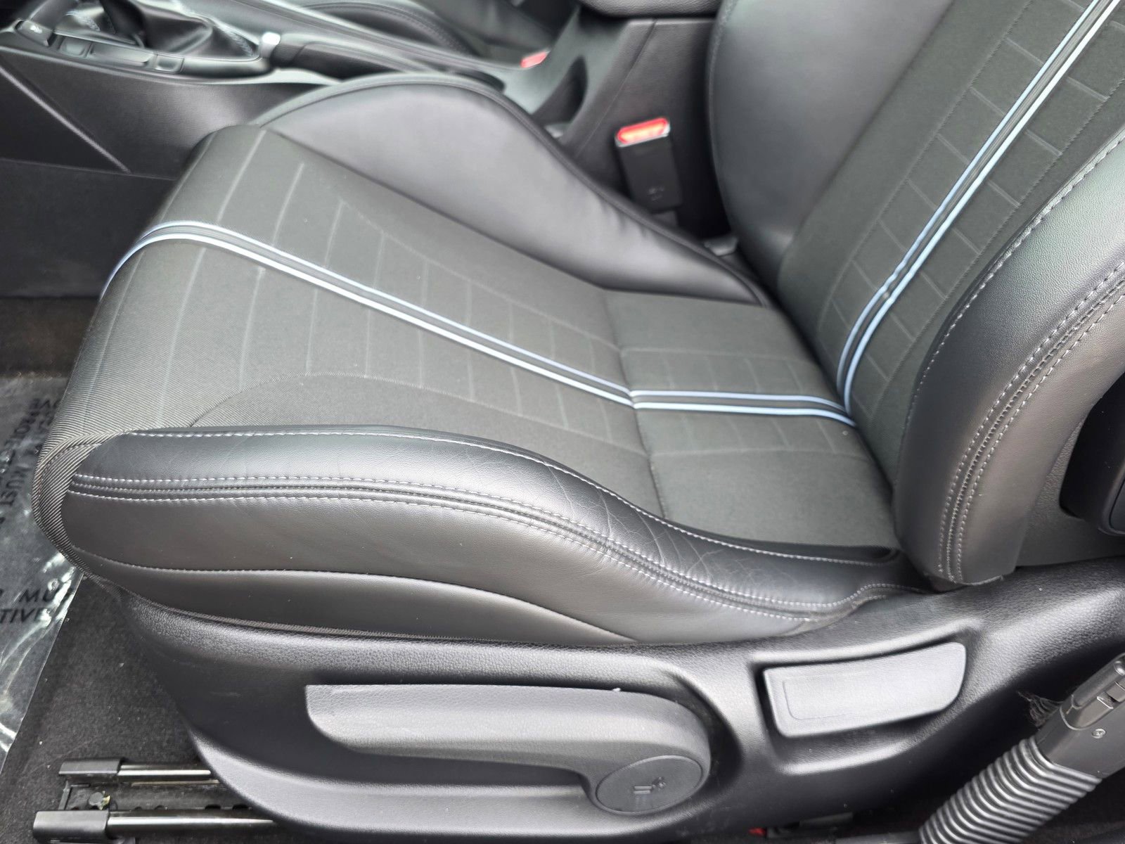 Certified 2022 Hyundai Veloster N image 24