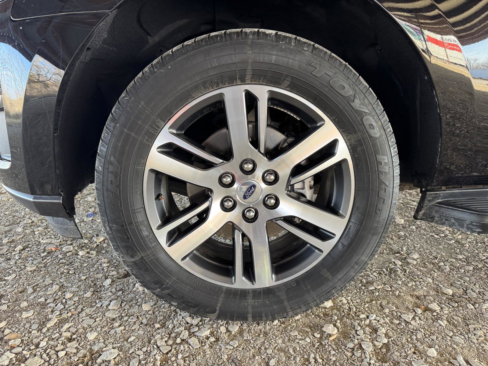 Used 2024 Ford Expedition Limited image 47