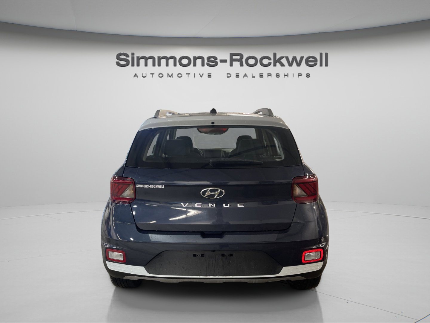 Used 2023 Hyundai Venue Limited image 6