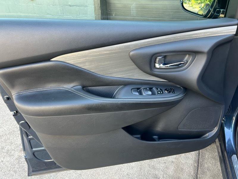 Used 2015 Nissan Murano SV AWD/4WD image 18