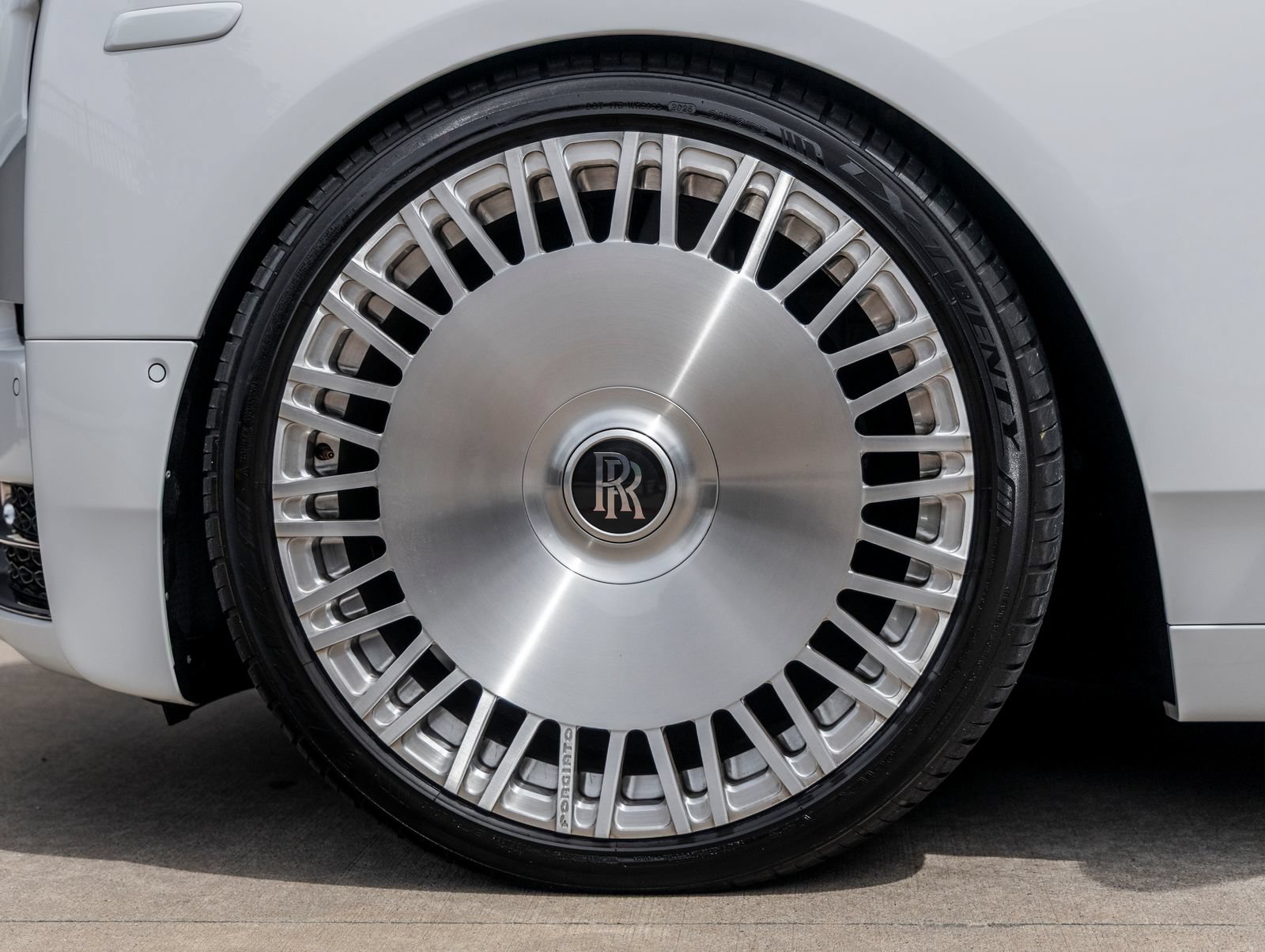 Used 2023 Rolls-Royce Phantom Extended Wheelbase w/ Leather Finishing Pack RWD image 16