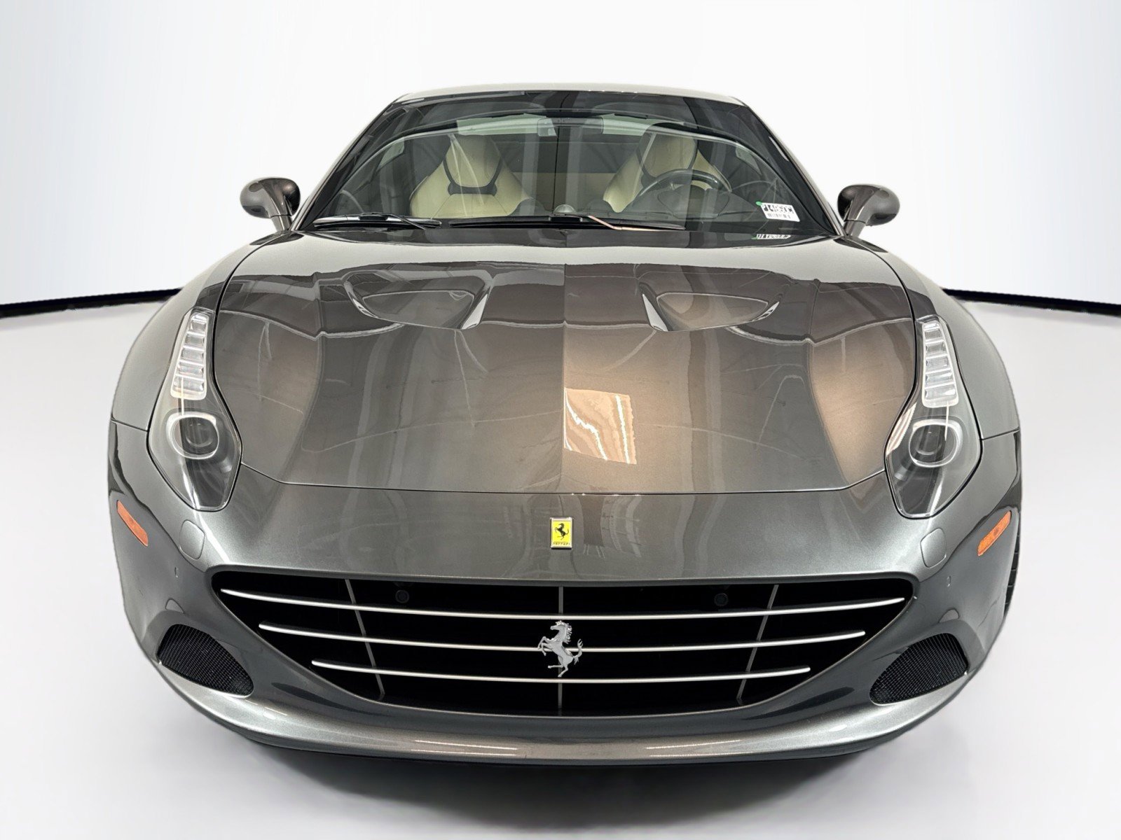 Used 2017 Ferrari California T image 6