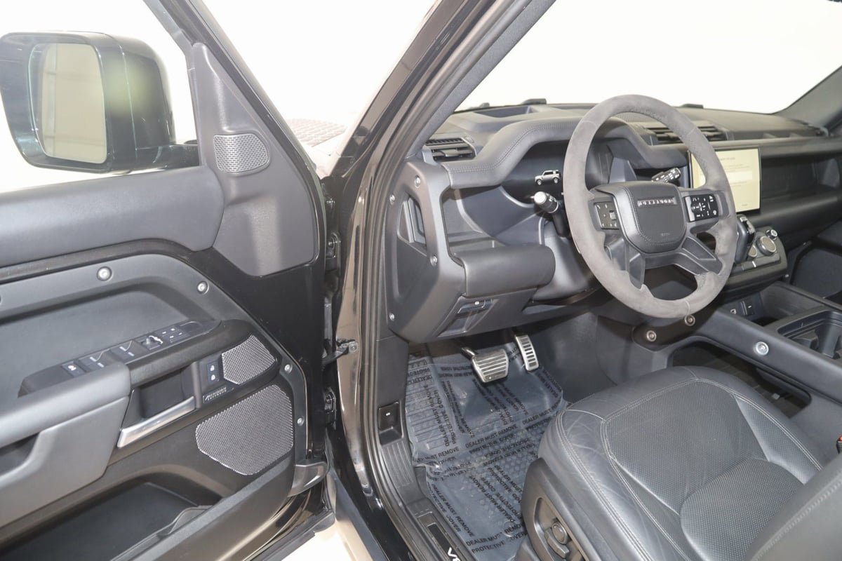 Used 2023 Land Rover Defender 110 V8 AWD/4WD image 46