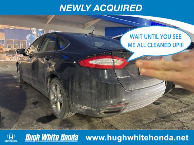 Used 2016 Ford Fusion SE image 2