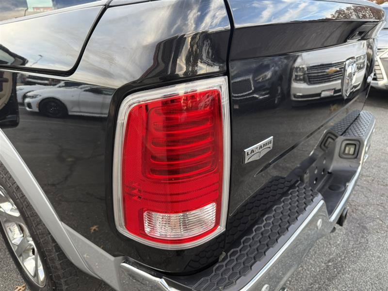 Used 2016 RAM 1500 Laramie w/ Convenience Group AWD/4WD image 11