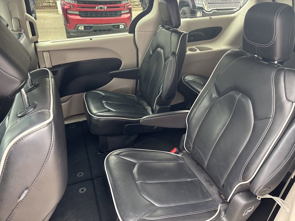 Used 2023 Chrysler Pacifica Limited image 12