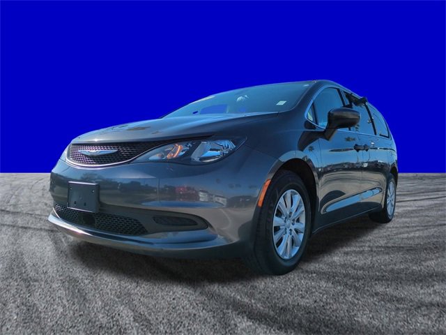 Used 2021 Chrysler Voyager L image 8