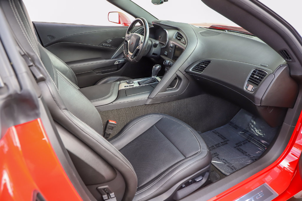 Used 2017 Chevrolet Corvette Z06 w/ Z07 Performance Package RWD image 13