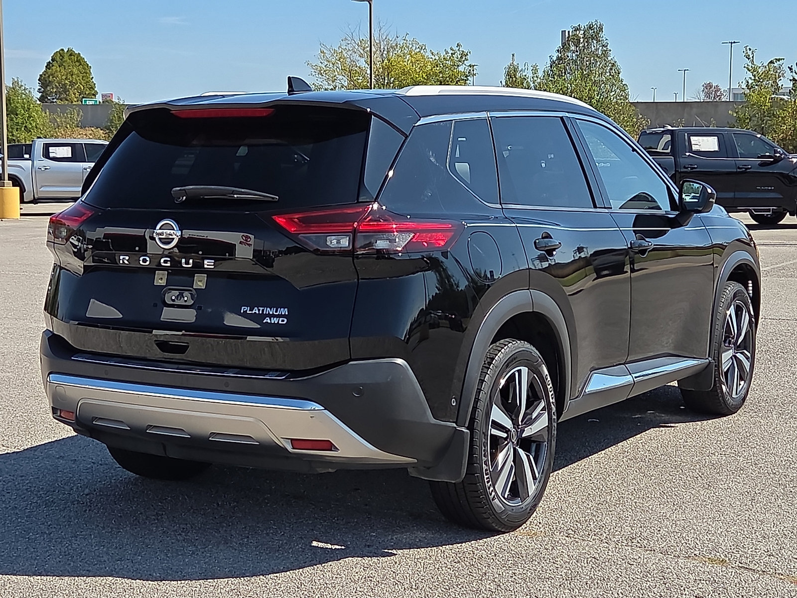 Used 2021 Nissan Rogue Platinum AWD/4WD image 5