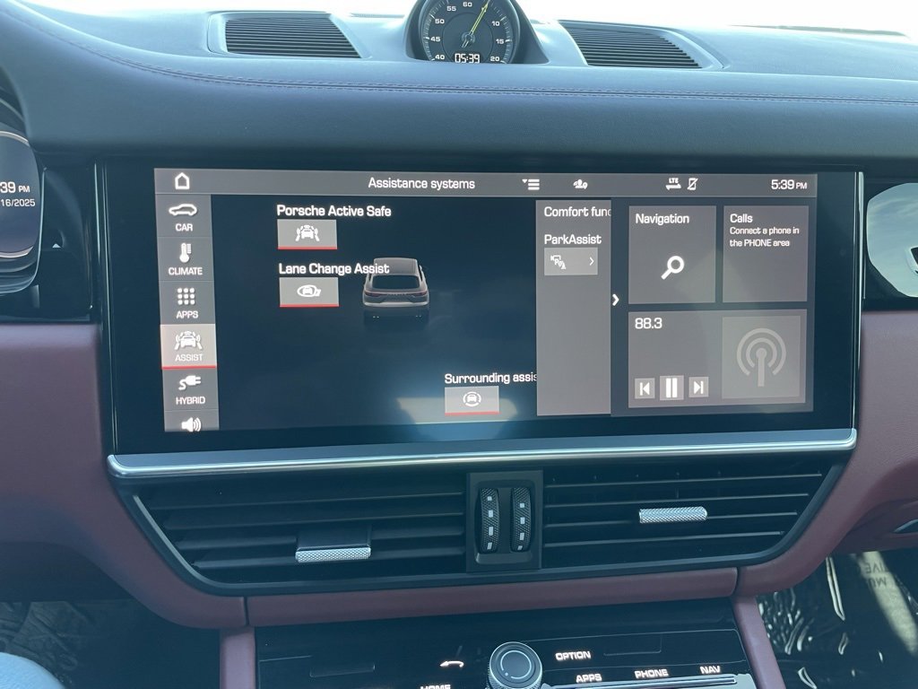 Used 2021 Porsche Cayenne Base image 18