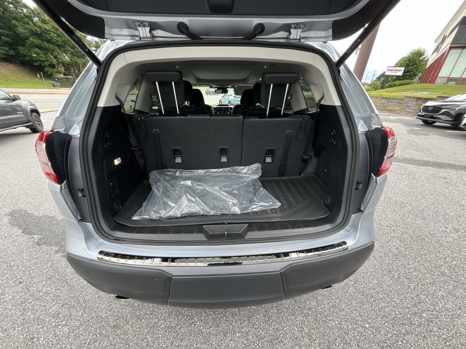 Certified 2025 Subaru Ascent Bronze Edition w/ Onyx Package AWD/4WD image 28