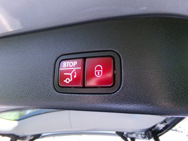 Used 2014 Mercedes-Benz GL 450 4MATIC image 33