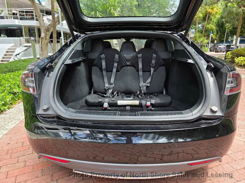 Used 2015 Tesla Model S P90D image 13