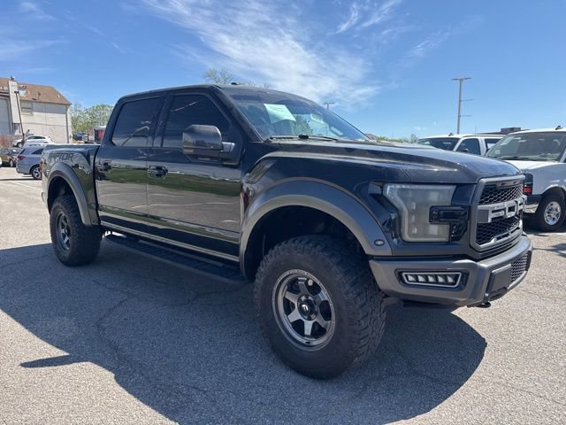 Used 2018 Ford F150 Raptor w/ Equipment Group 802A Luxury AWD/4WD image 3