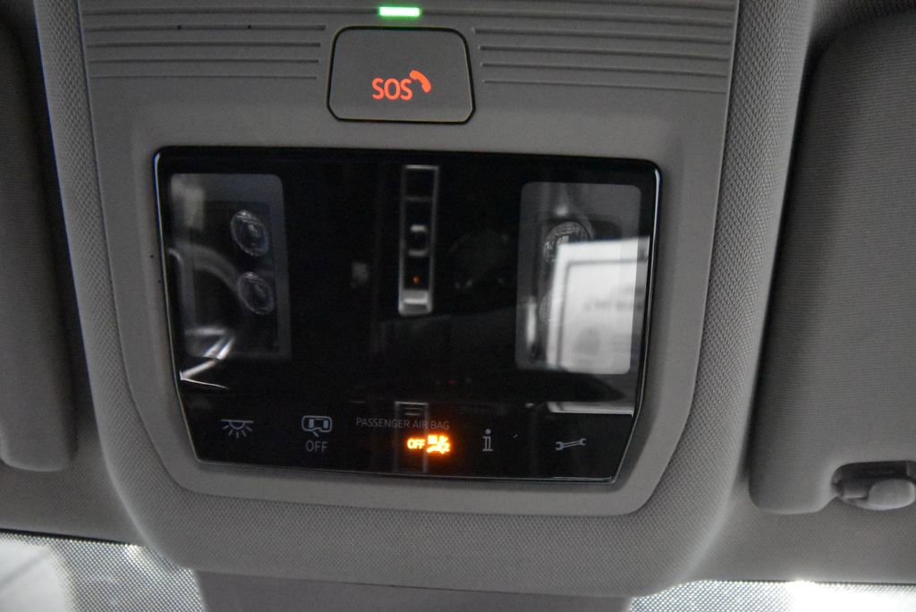 Used 2024 Volkswagen Atlas SE w/ Black Wheel Package image 19