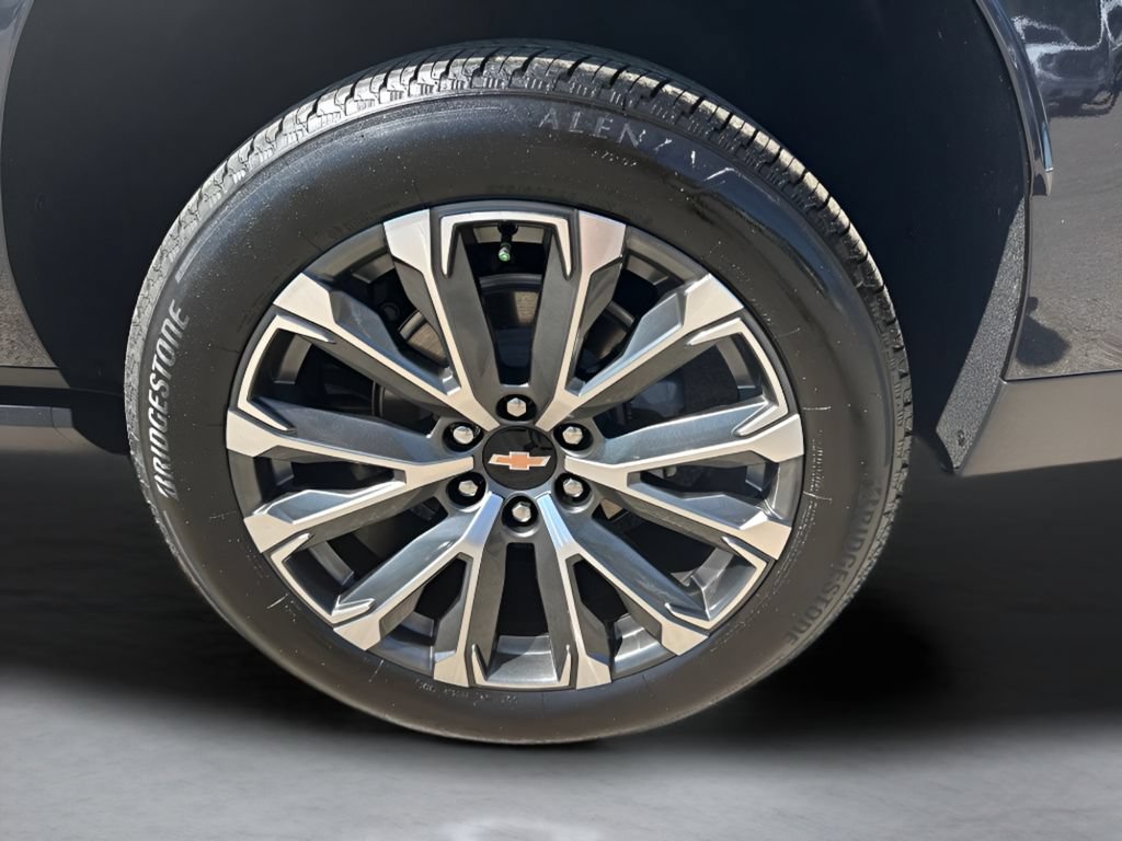 Used 2026 Chevrolet Suburban High Country RWD image 40