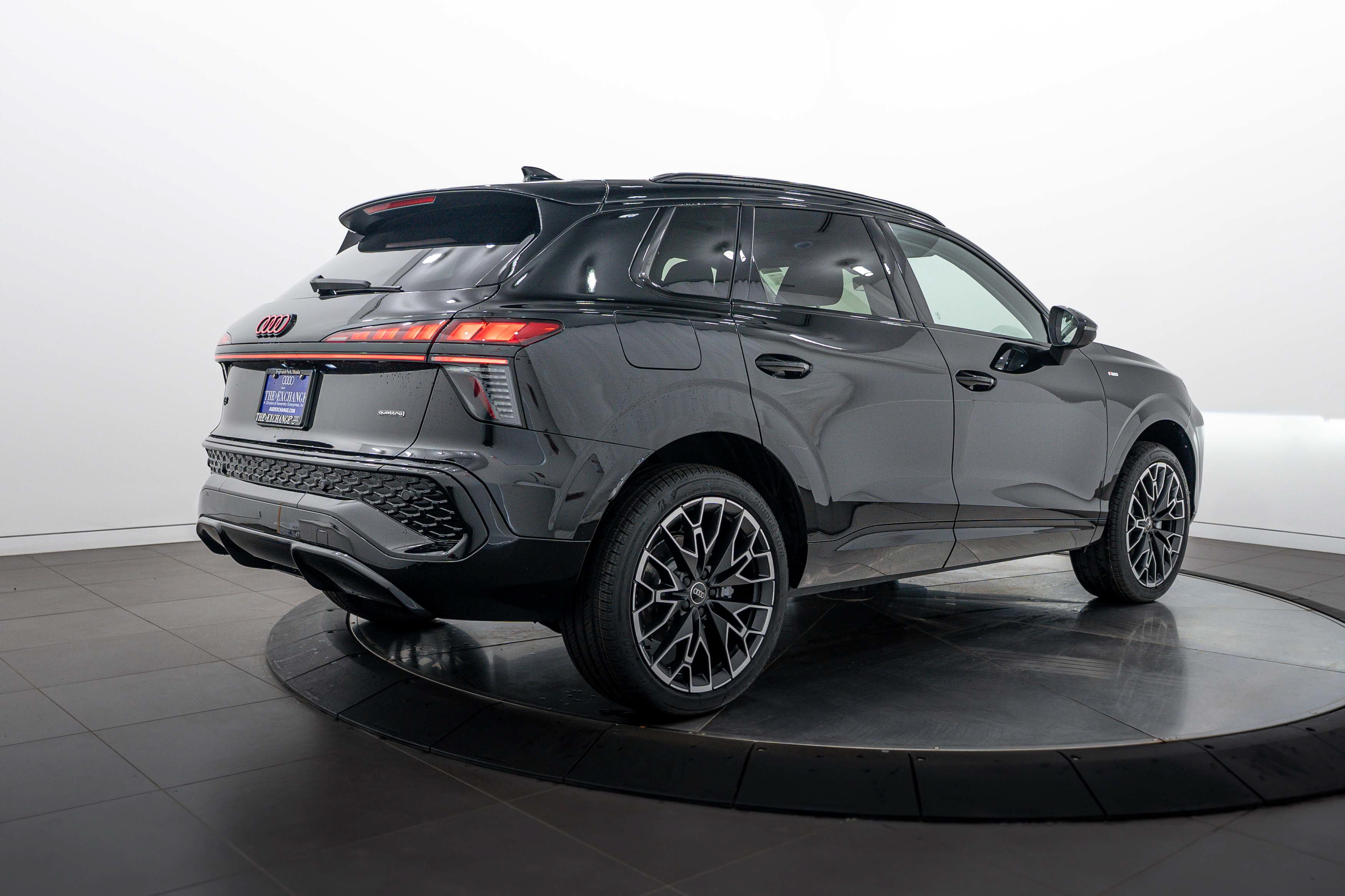 New 2026 Audi Q3 quattro 2.0T AWD/4WD image 4