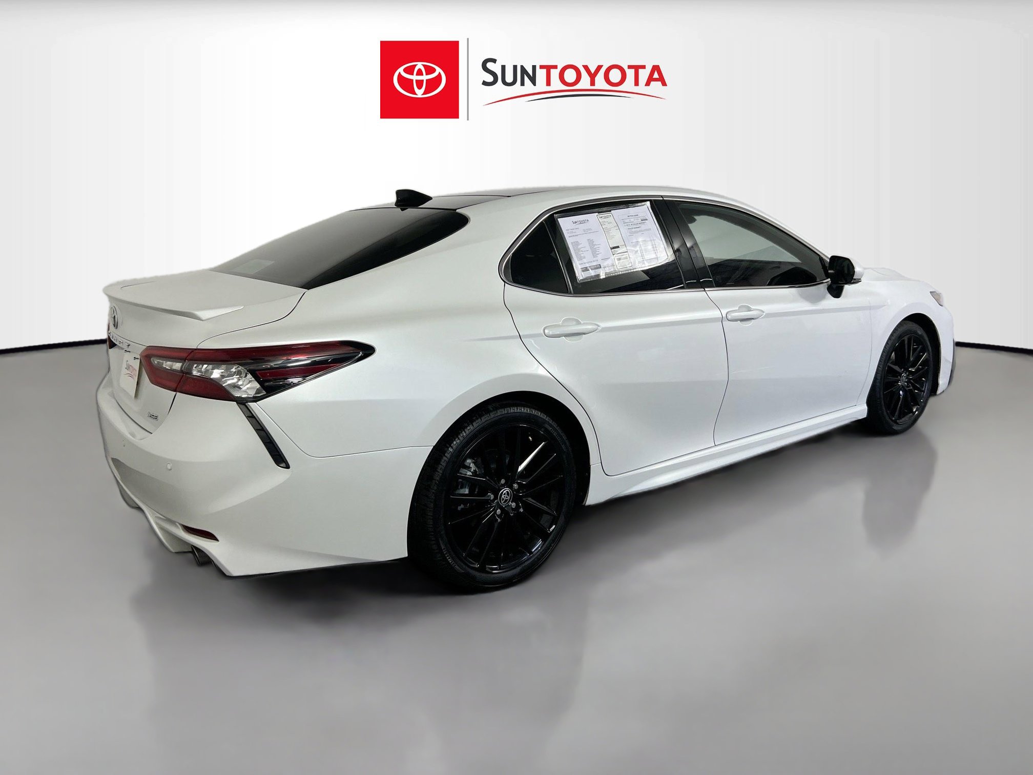 Used 2023 Toyota Camry XSE image 4
