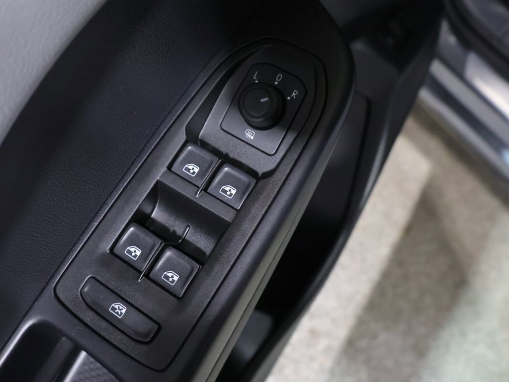 Used 2023 Volkswagen Taos SE w/ Panoramic Sunroof Package image 15