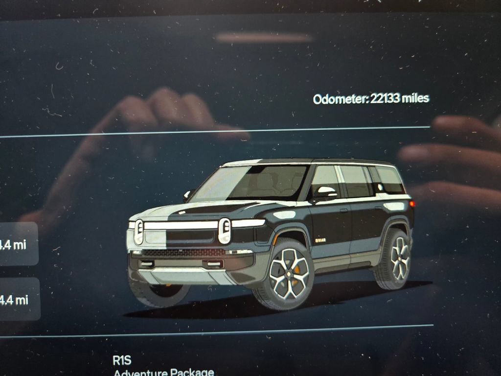 Used 2023 Rivian R1S Adventure AWD/4WD image 27