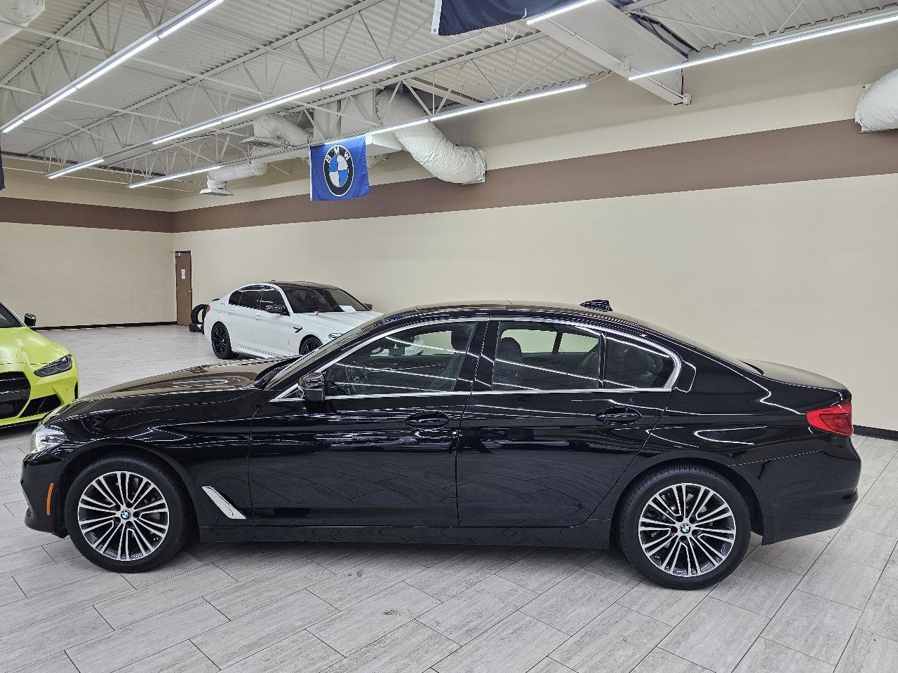 Used 2020 BMW 530i w/ Convenience Package RWD image 10