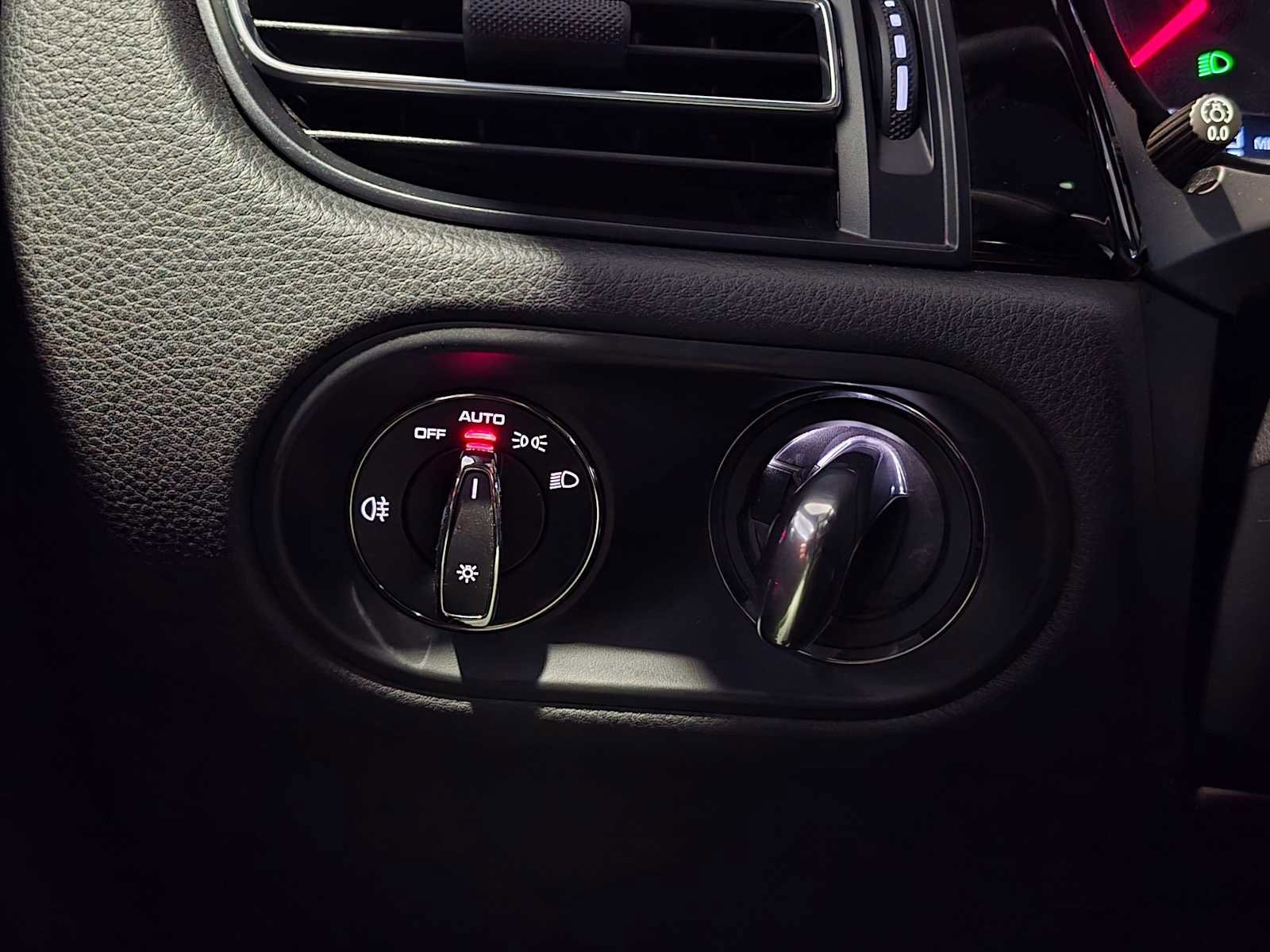 Used 2021 Porsche Macan S image 31