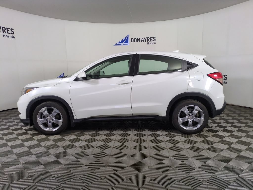 Used 2017 Honda HR-V LX image 2