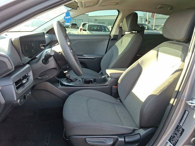Used 2025 Kia K4 LXS image 17