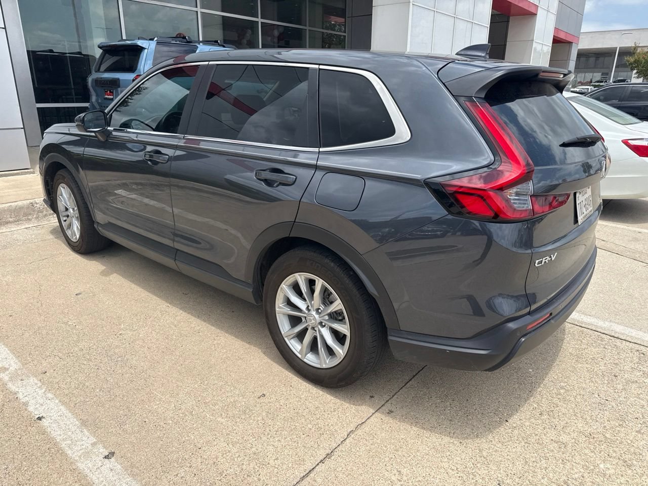 Used 2024 Honda CR-V EX-L image 5