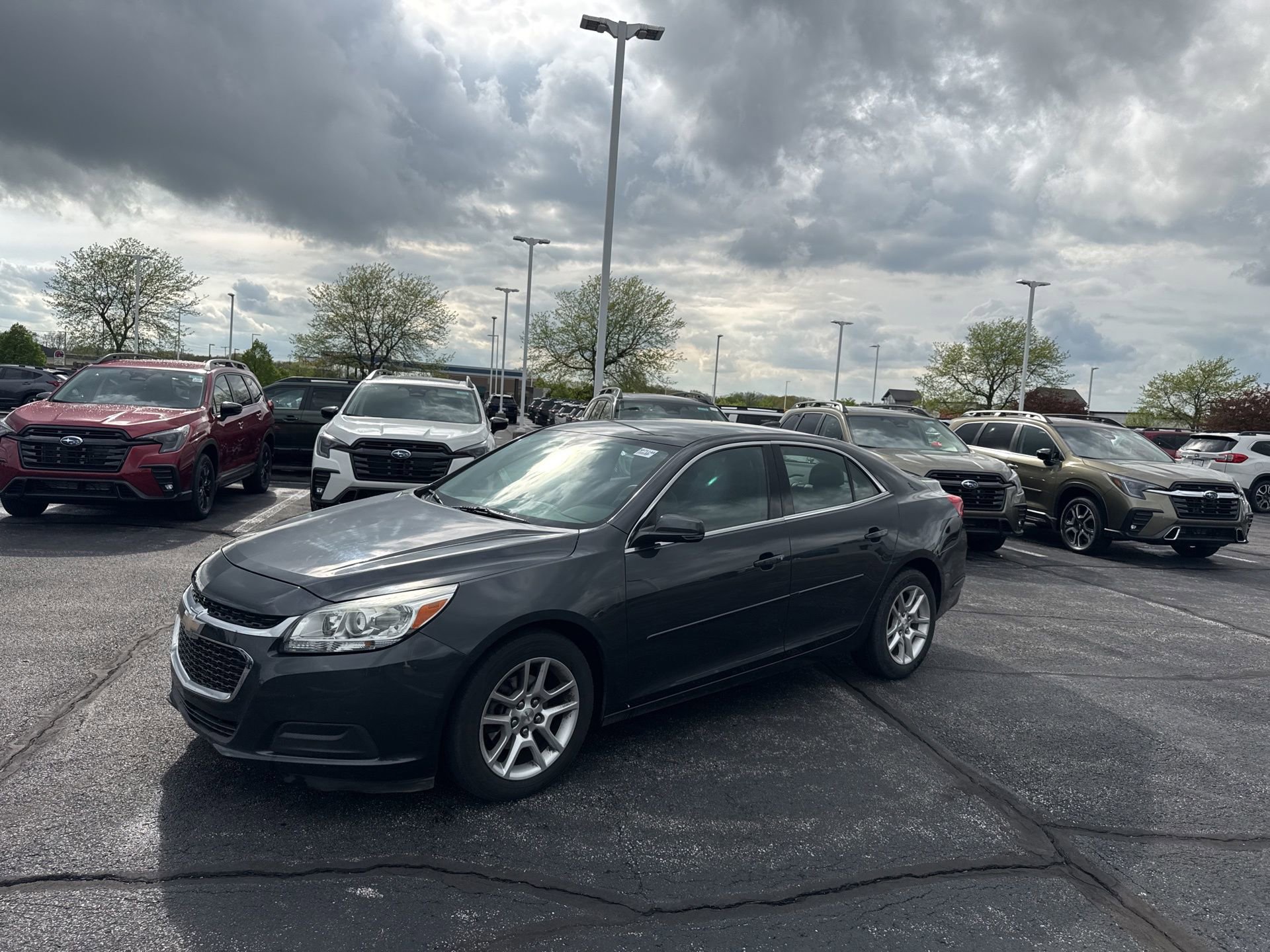 Used 2015 Chevrolet Malibu LT w/ Power Convenience Package FWD image 2