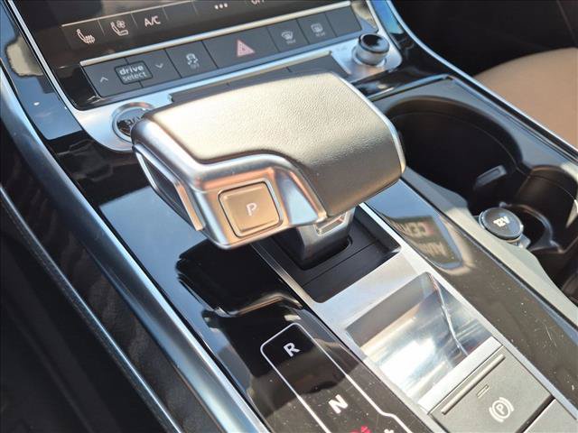 Used 2022 Audi Q8 Premium Plus AWD/4WD image 12