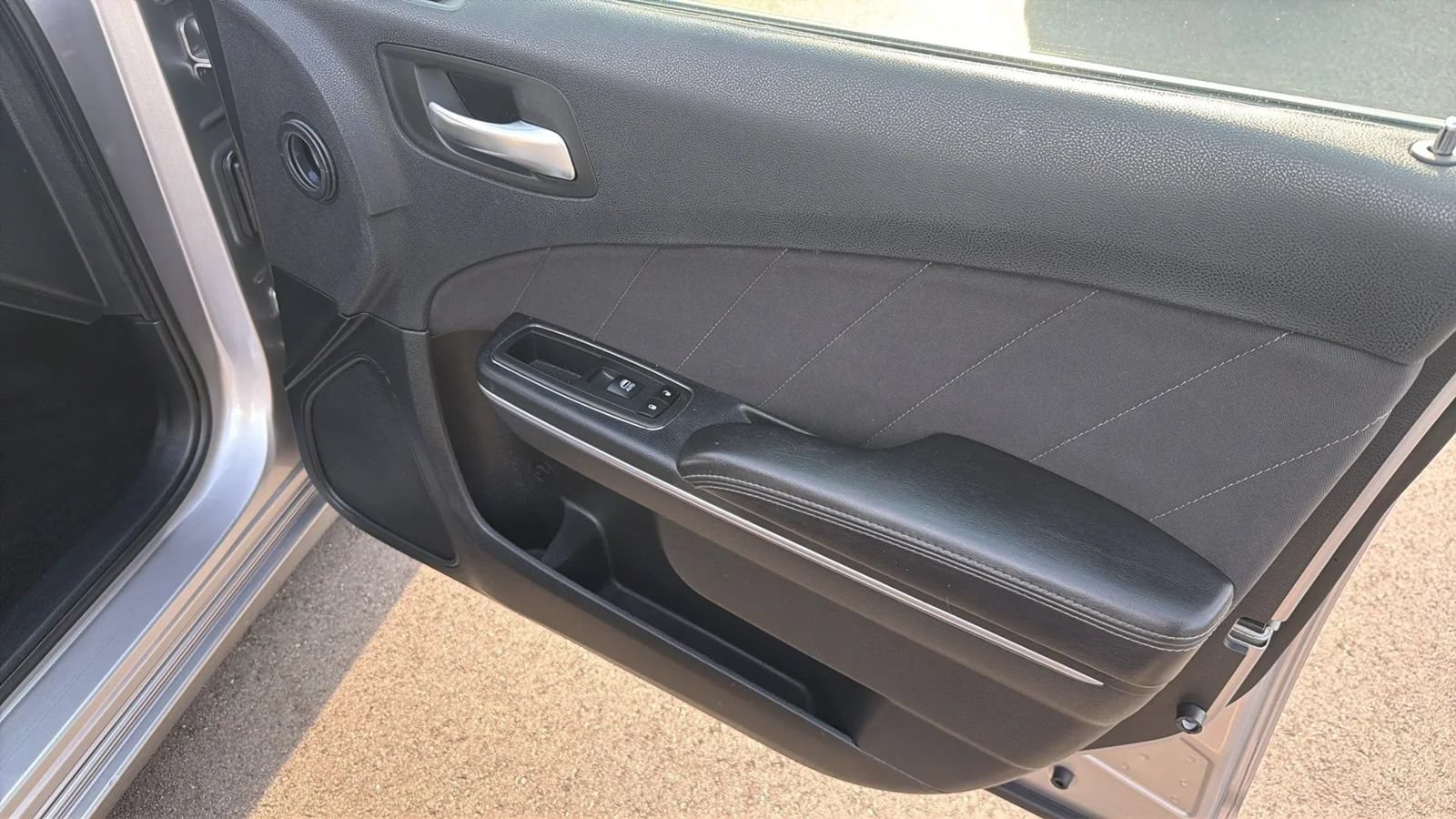 Used 2018 Dodge Charger SXT Plus RWD image 19