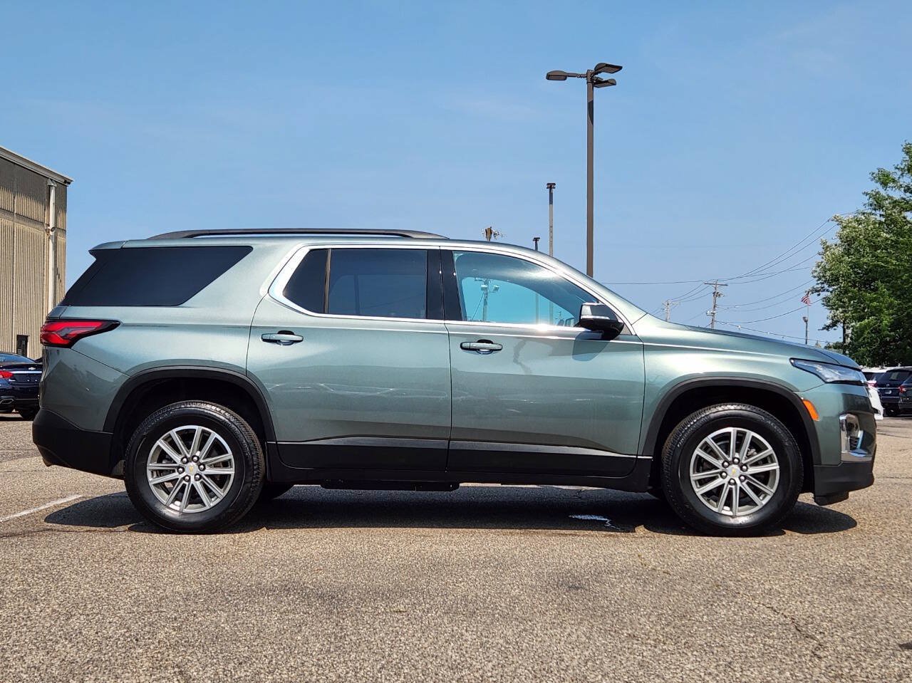 Used 2023 Chevrolet Traverse LT w/ LPO, Floor Liner Package AWD/4WD image 4