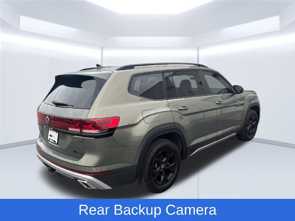 Used 2024 Volkswagen Atlas Peak Edition SE AWD/4WD image 6