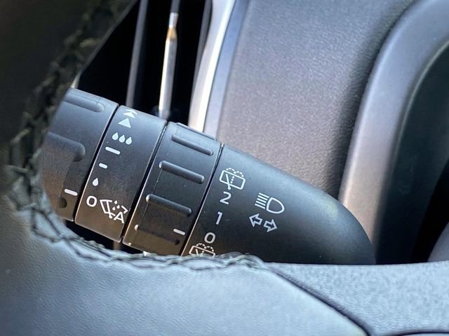 Used 2025 Ford Expedition Active image 21