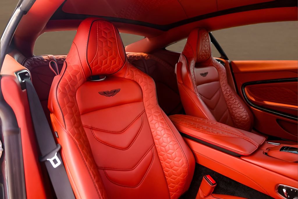 Used 2019 Aston Martin DBS Superleggera RWD image 27