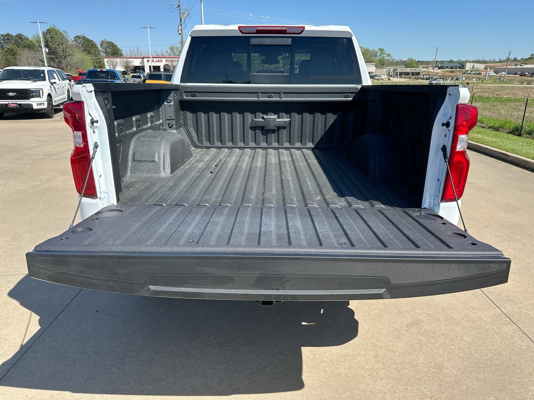 Used 2026 Chevrolet Silverado 1500 LT Trail Boss w/ LT Trail Boss Premium Package AWD/4WD image 23