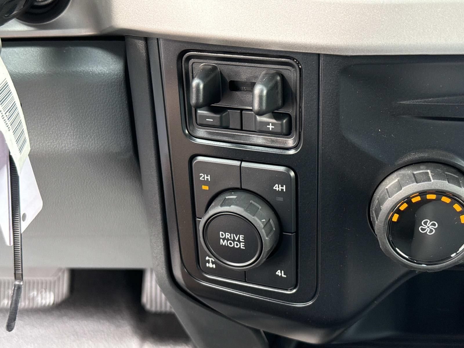 New 2026 Ford F250 XL w/ FX4 Off-Road Package AWD/4WD image 17