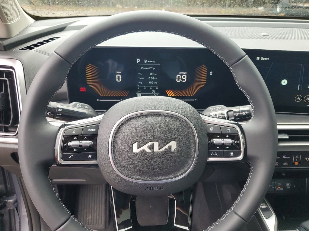 Used 2025 Kia Sorento S w/ Panoramic Sunroof Package FWD image 11