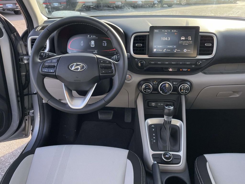 Certified 2024 Hyundai Venue SEL image 4