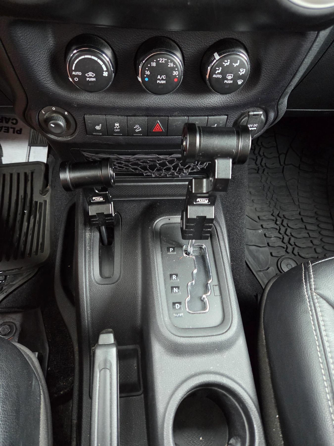 Used 2015 Jeep Wrangler Unlimited Sahara w/ Quick Order Package 24X AWD/4WD image 10