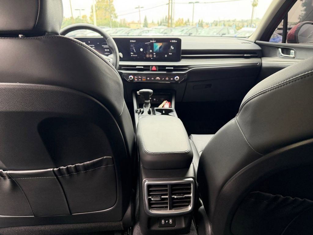 Used 2025 Kia K5 EX image 28