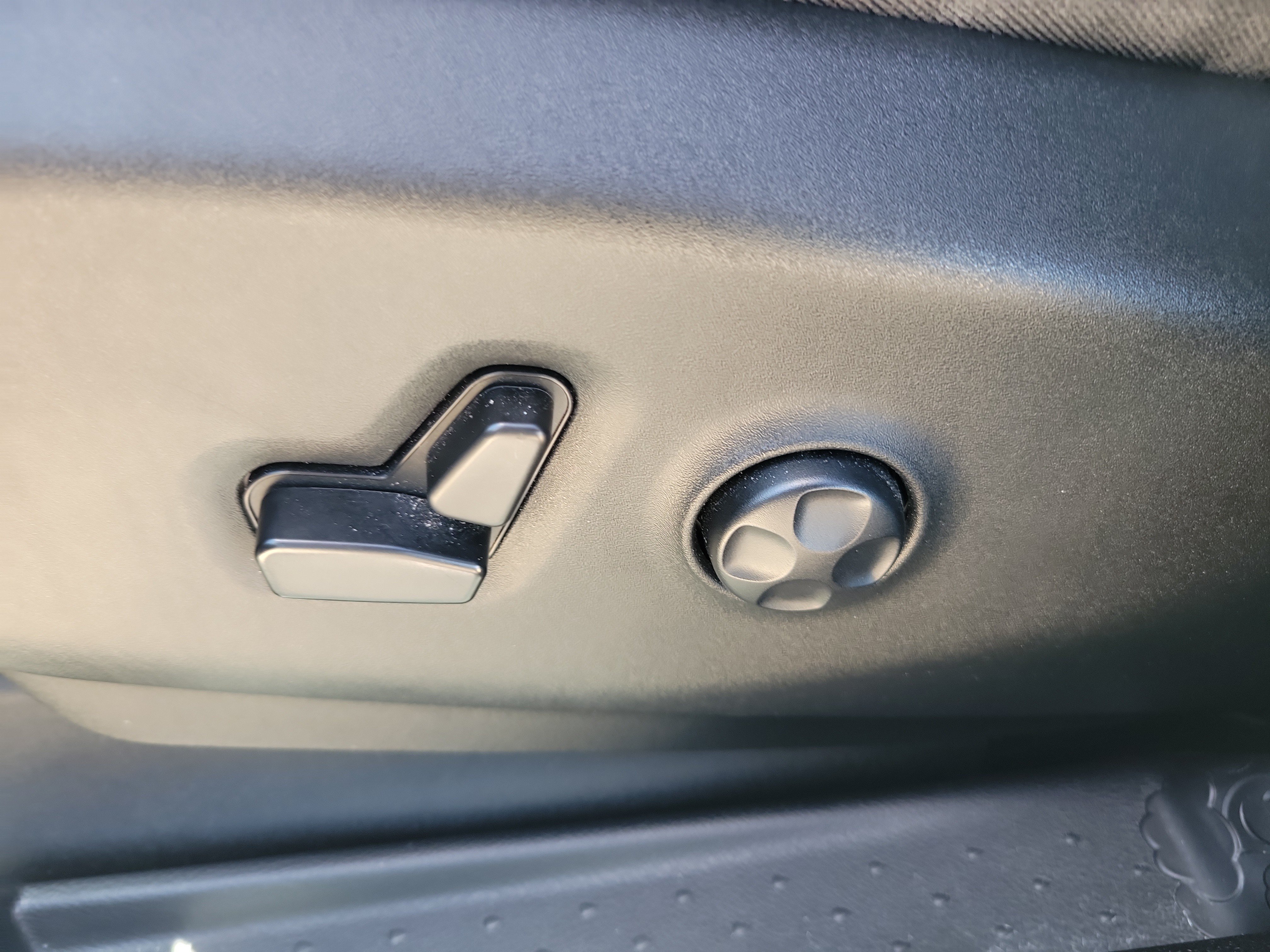 Used 2019 Chrysler Pacifica Touring-L Plus w/ Advanced Safetytec Group FWD image 14