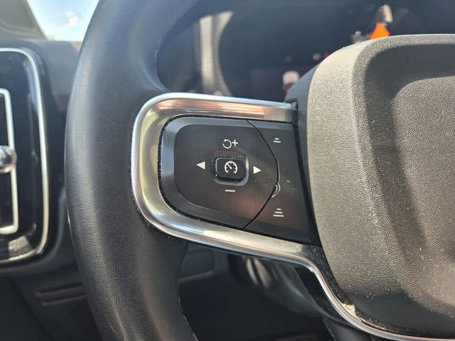 Used 2023 Volvo XC40 B5 Plus AWD/4WD image 19