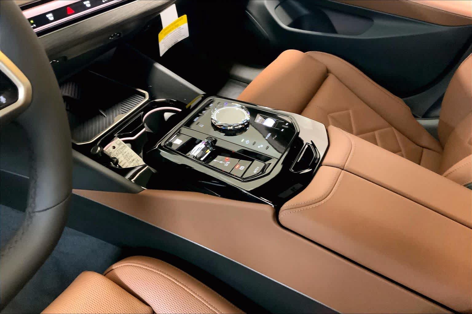 New 2026 BMW 550e xDrive w/ Executive Package AWD/4WD image 7