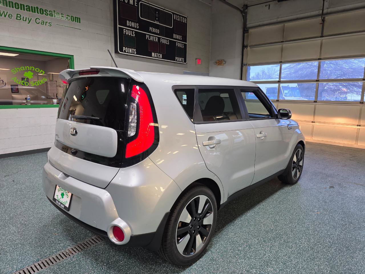 Used 2014 Kia Soul ! w/ Sun & Sound Package FWD image 6