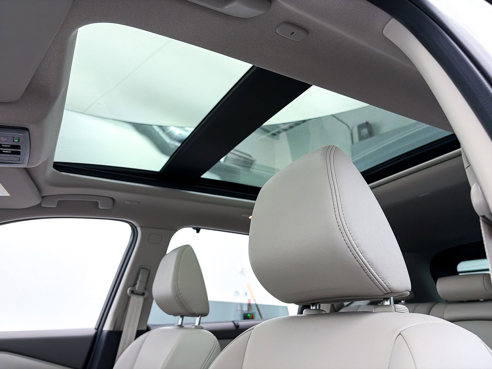 Used 2023 Nissan Rogue SL w/ SL Premium Package image 5