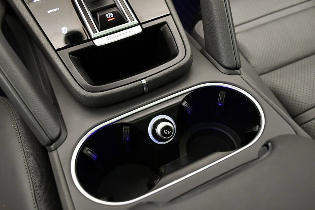 Used 2023 Porsche Cayenne image 33